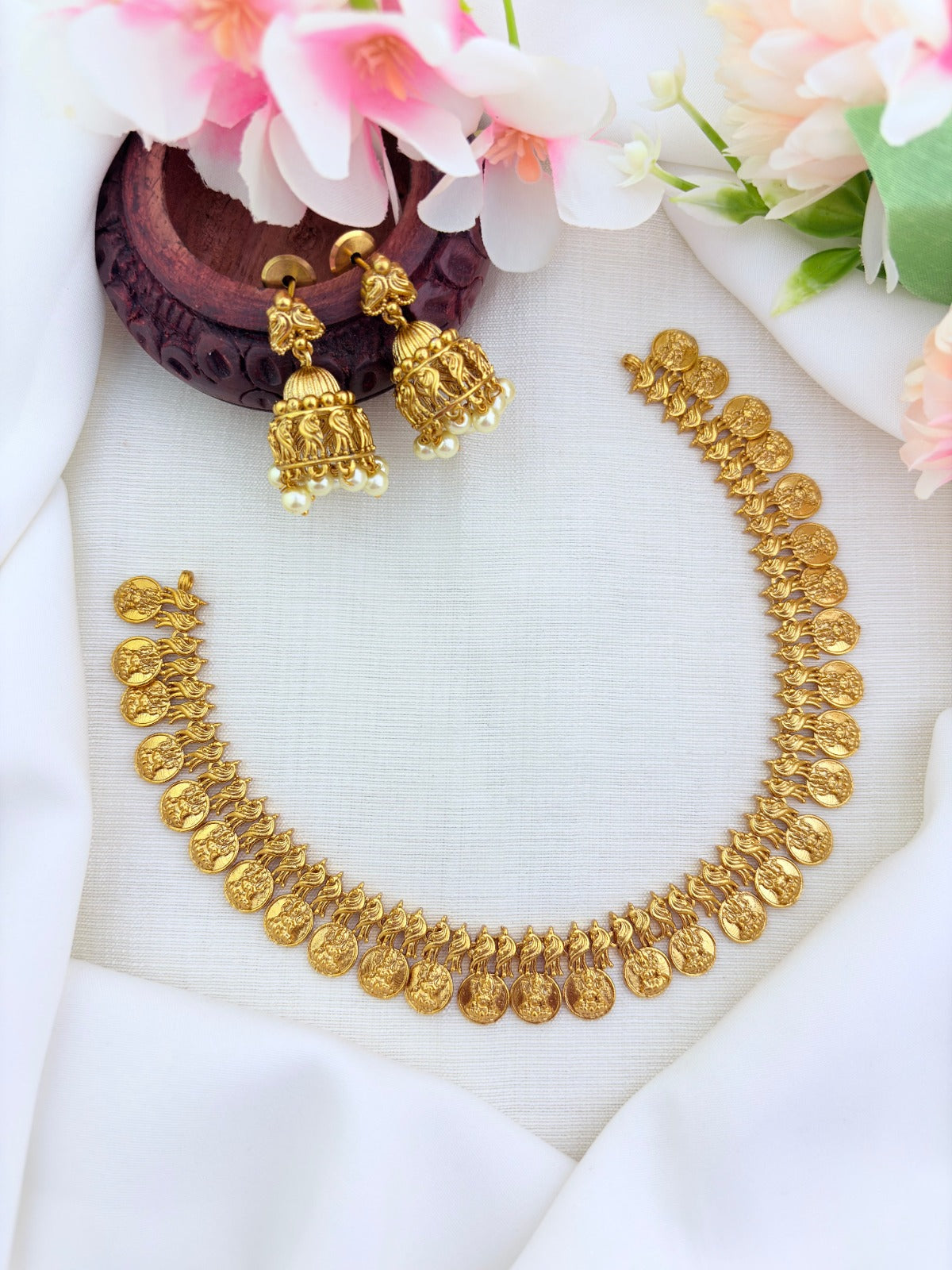 Traditional kaasu maalai crafted with timeless coin motifs for rich heritage look