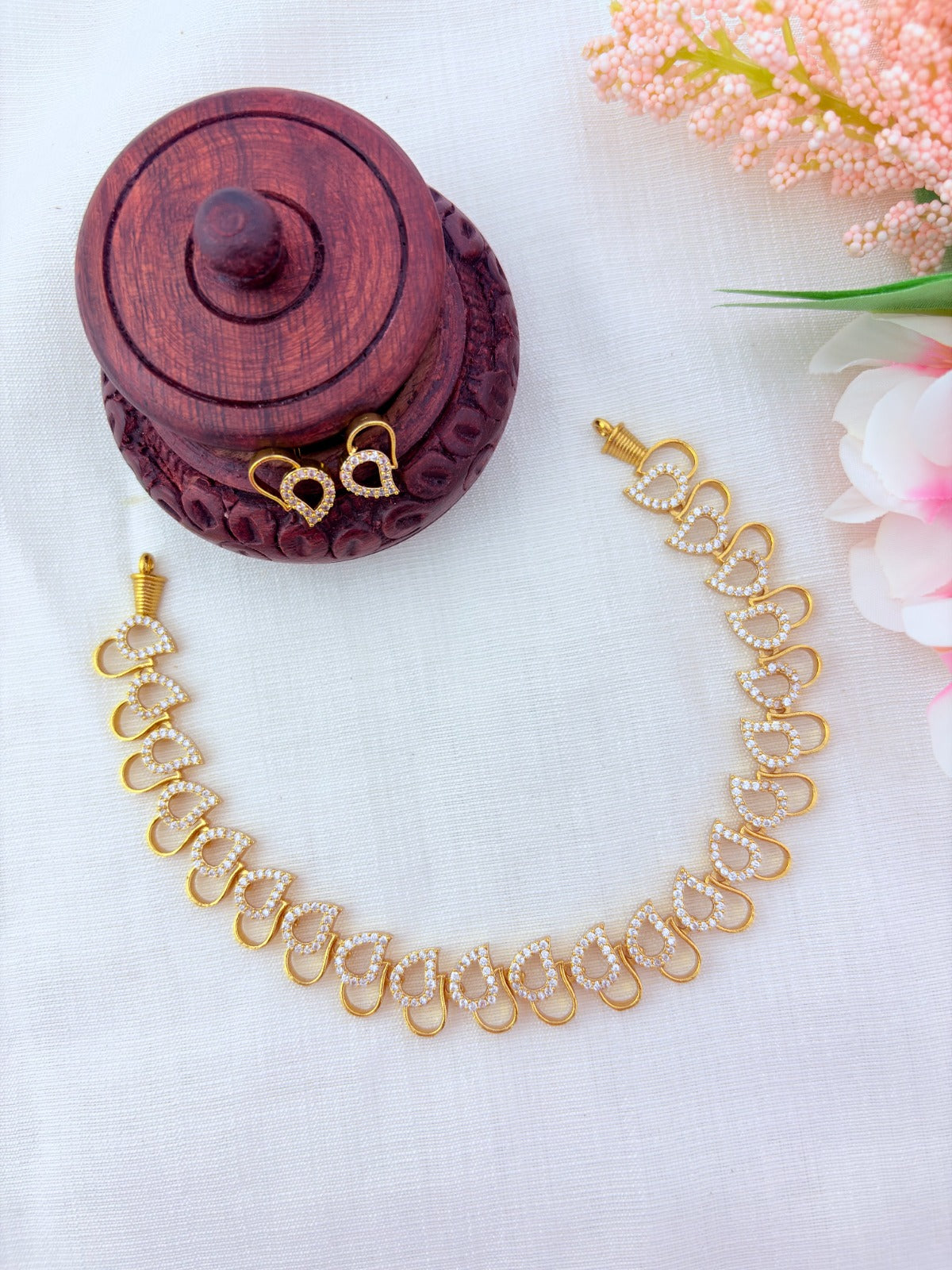 Modern design with timeless elegance - Premium matte finish AD Necklace