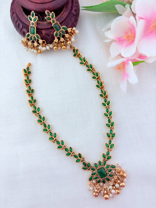 Matte finish necklace beautifully crafted with classic stones and beads