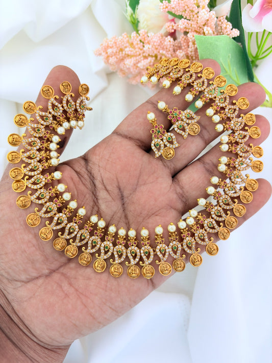Traditional mango and kaasu maalai design in single necklace,  adorned with AD stones and pearls
