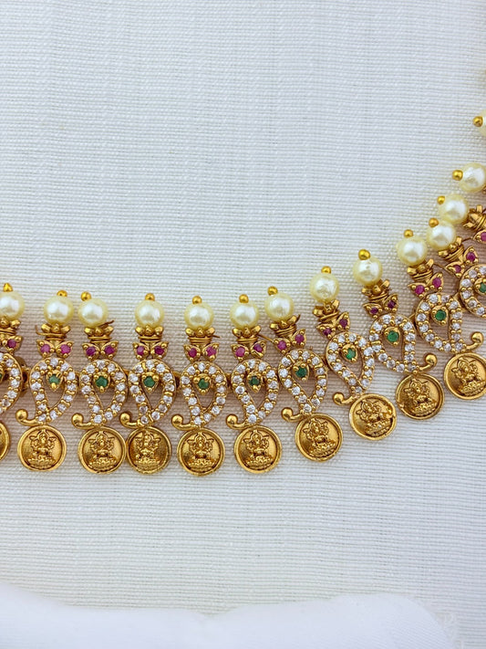 Traditional mango and kaasu maalai design in single necklace,  adorned with AD stones and pearls